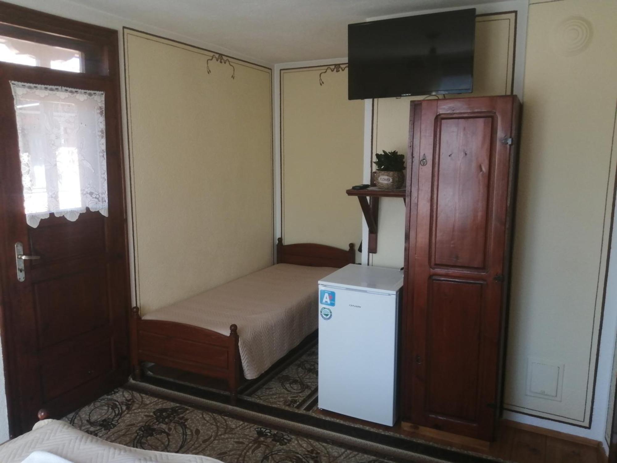 Guest Rooms Dona Koprivshtitsa Ngoại thất bức ảnh