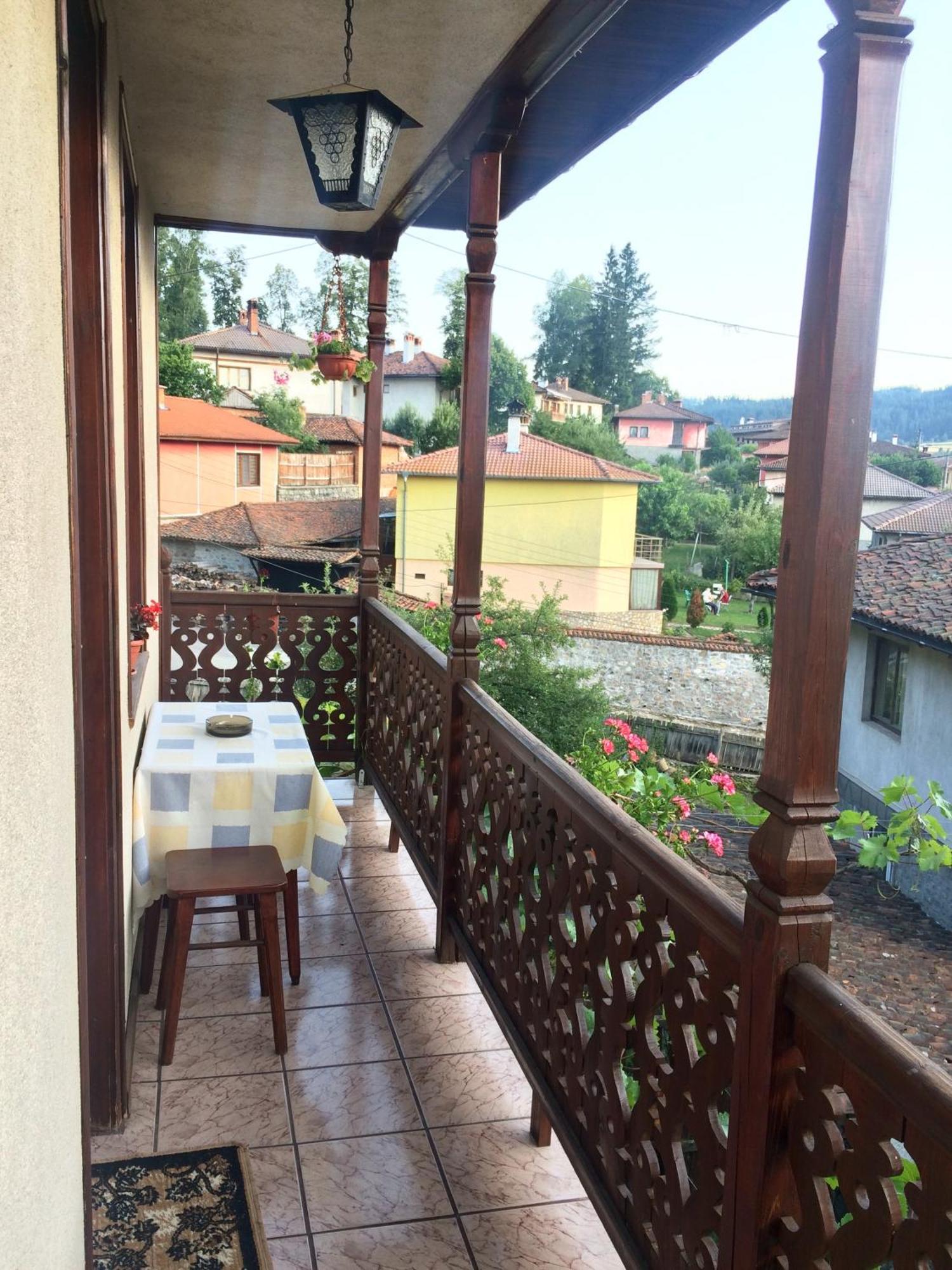 Guest Rooms Dona Koprivshtitsa Ngoại thất bức ảnh