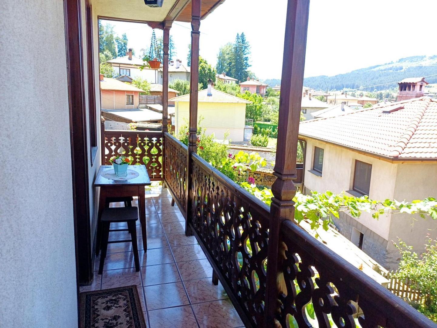 Guest Rooms Dona Koprivshtitsa Ngoại thất bức ảnh