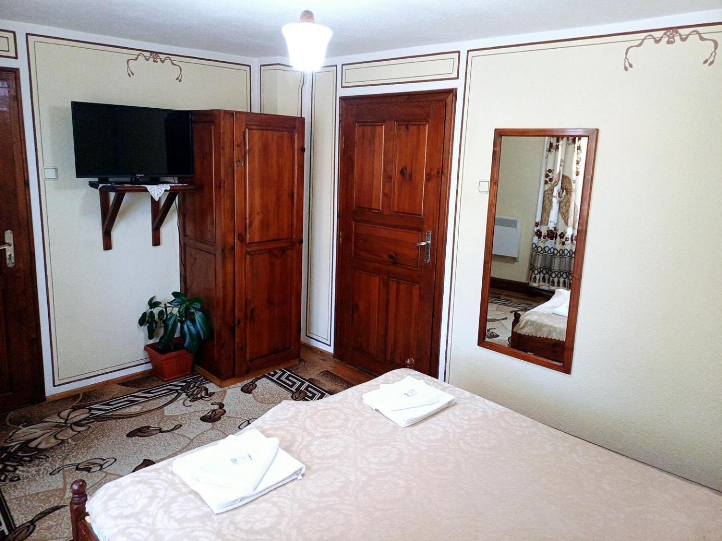 Guest Rooms Dona Koprivshtitsa Ngoại thất bức ảnh