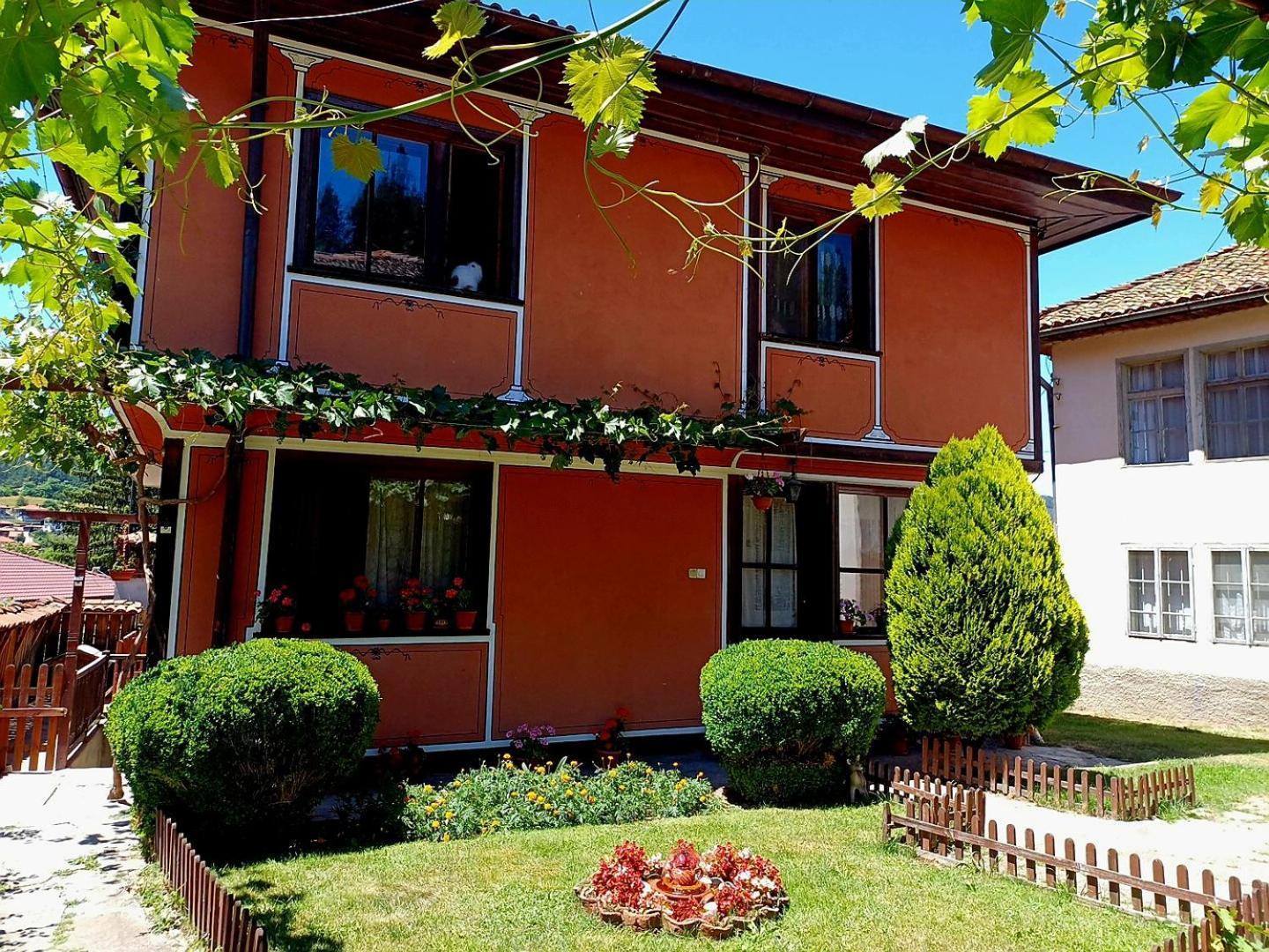 Guest Rooms Dona Koprivshtitsa Ngoại thất bức ảnh