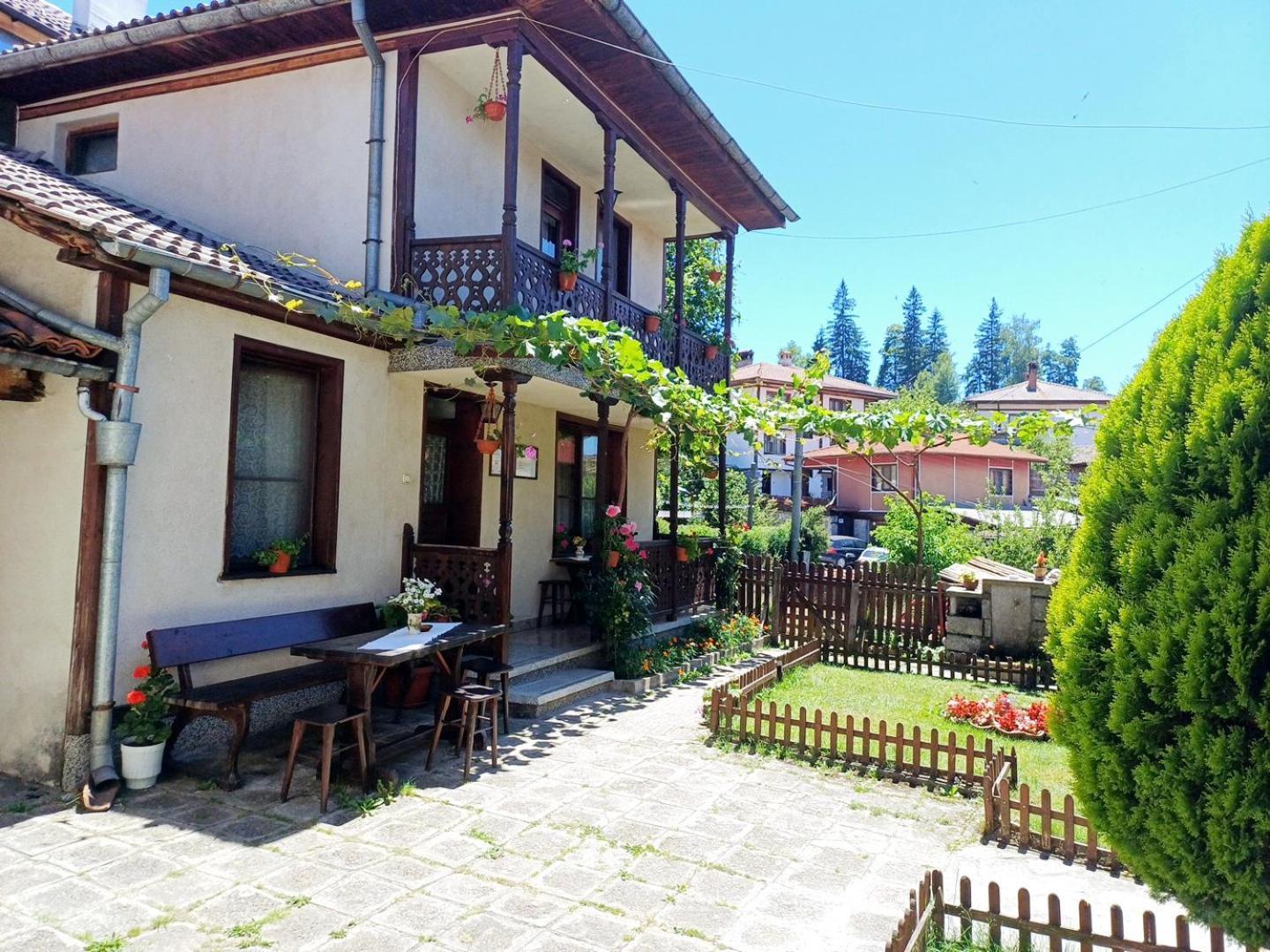 Guest Rooms Dona Koprivshtitsa Ngoại thất bức ảnh