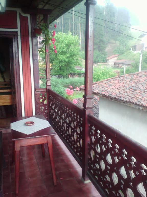 Guest Rooms Dona Koprivshtitsa Ngoại thất bức ảnh