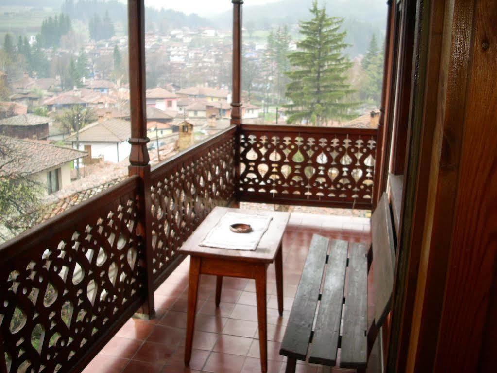 Guest Rooms Dona Koprivshtitsa Ngoại thất bức ảnh