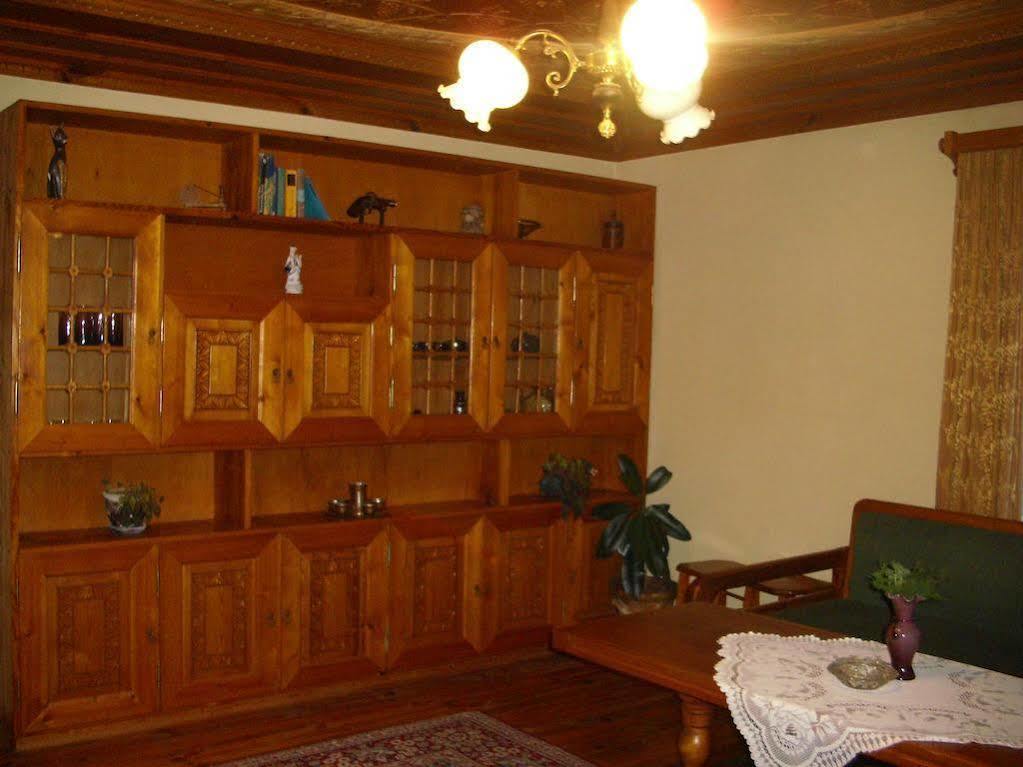 Guest Rooms Dona Koprivshtitsa Ngoại thất bức ảnh
