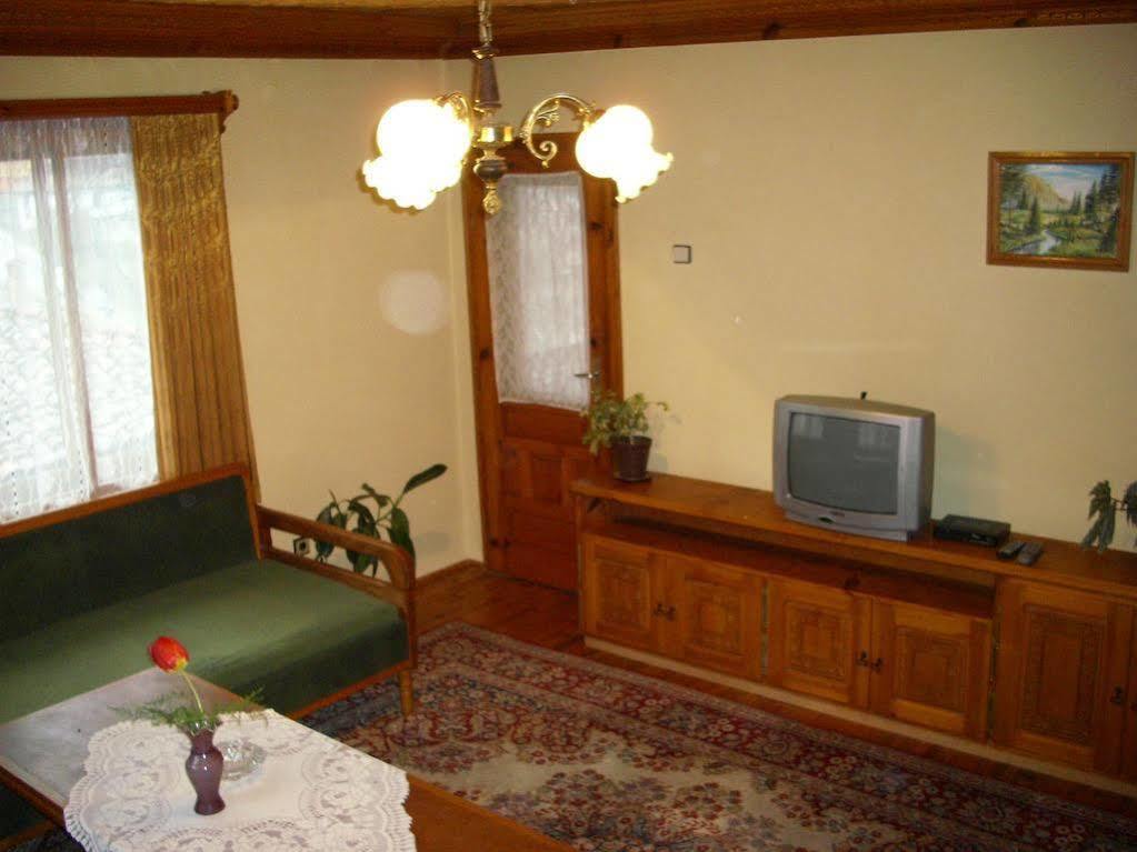 Guest Rooms Dona Koprivshtitsa Ngoại thất bức ảnh