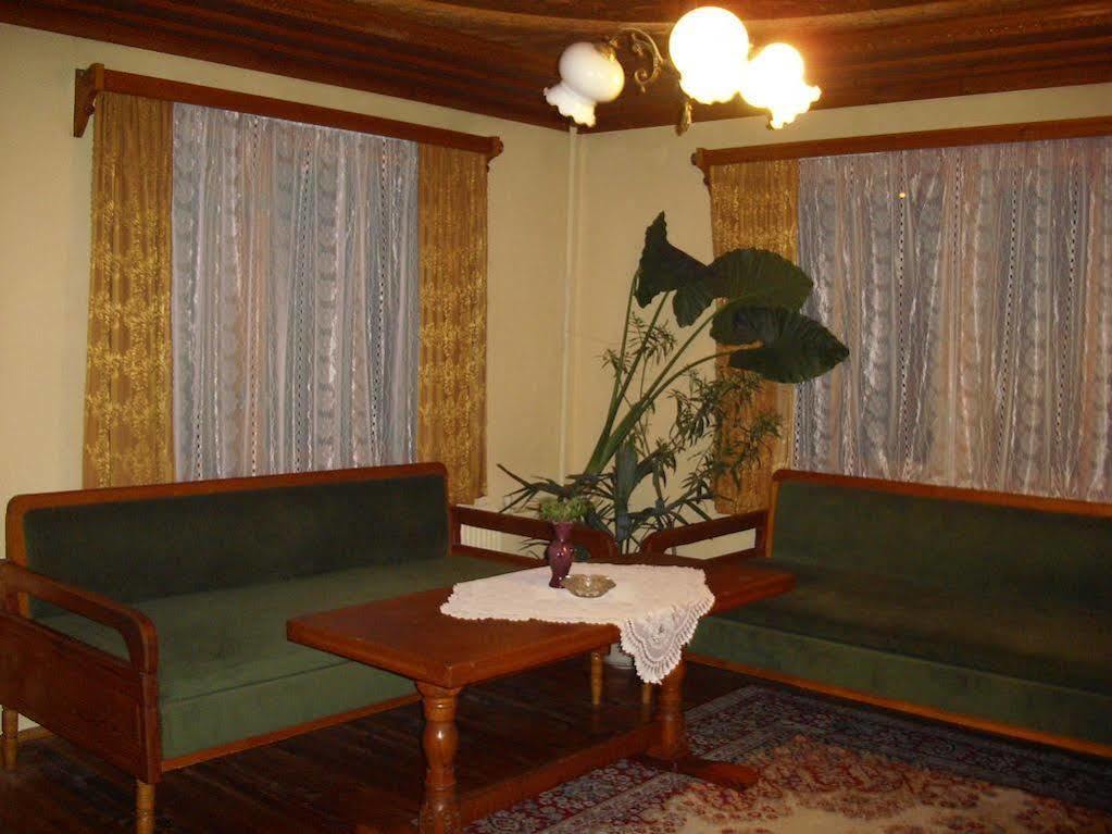 Guest Rooms Dona Koprivshtitsa Ngoại thất bức ảnh